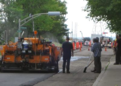 Entreprise de pavage, excavation et terrassement à Montréal, Laval, Longueuil, Boucherville, Beloeil, Brossard, Mirabel, Outremont, Westmount, Saint-Eustache, Rive-Sud et sur la Rive-Nord de Montréal / Entrepeneur Asphalte Montréal